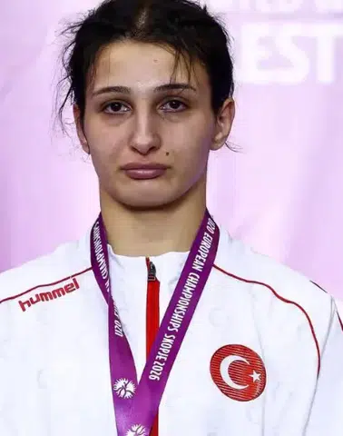 Trabzonlu Milli Güreşçi İlayda Çin, U20 Avrupa Şampiyonası'nda Bronz Madalya Kazandı