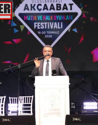 34. Uluslararası Akçaabat Müzik ve Halk Oyunları Festivali Coşkulu Açılışla Başladı