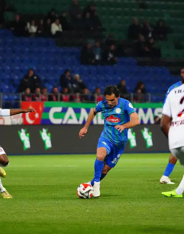 Çaykur Rizespor'da Yeni Sezon Mesaisi! Transferler ve Kamp Süreci Dikkat Çekiyor