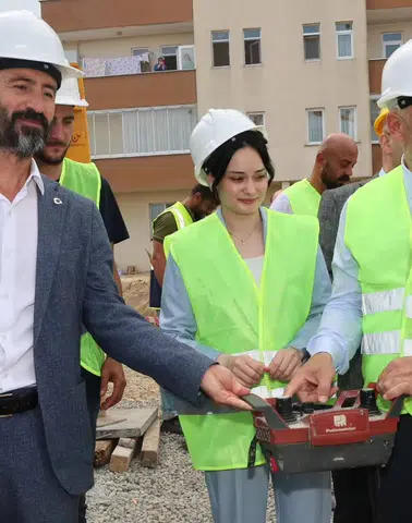 Arsin'de Eğitime Dev Yatırım: 16 Derslikli İlkokulun Temeli Atıldı