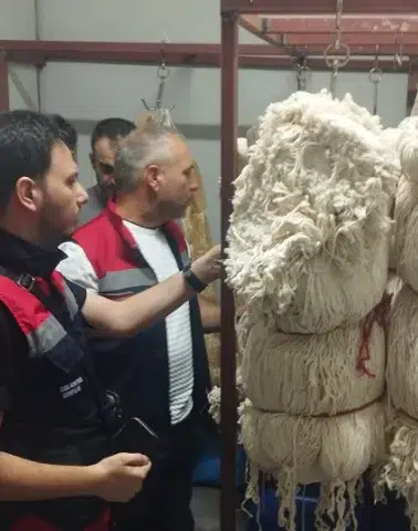 Trabzon'da Sucuk Üretimine Sıkı Denetim! Alo 174 İhbarları da Anında Değerlendirildi