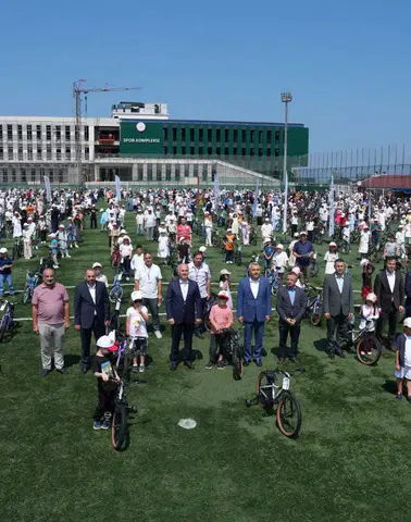 Rize’de Yaz Kur’an Kurslarında Başarılı 1053 Öğrenciye Bisiklet Hediye Edildi