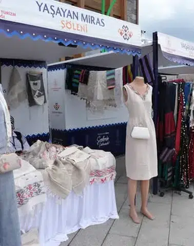Rize Yaşayan Miras Şöleni’ne Yoğun İlgi: 45 Tescilli Sanatçı Eserlerini Sergiliyor