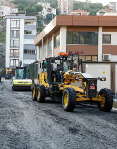 Akçaabat’ta Sanayi Bağlantı Yollarında Asfalt Çalışması Sürüyor