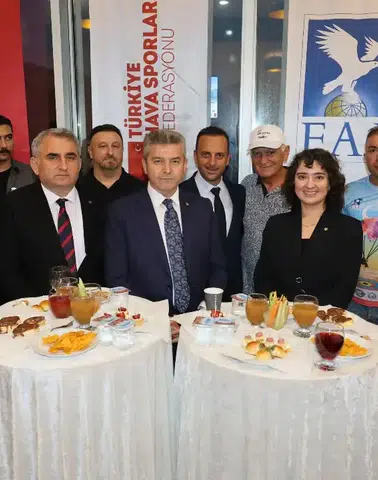 Kemalpaşa’da Gökyüzünde Şampiyona Heyecanı Başladı