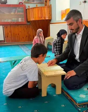 Narman’da Yaz Kur’an Kurslarına Ziyaret: İlçe Müftüsü Kezgin Öğrencilerle Buluştu