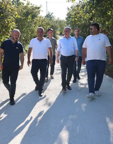 Yomra’da Kaşüstü Mahallesi’ndeki Yollarda Betonlama Çalışmaları Sürüyor