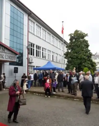 Trabzon Ticaret Lisesi 102 Yaşında: Pilav Günü ve 100. Yıl Kitabı Tanıtımıyla Kutlandı