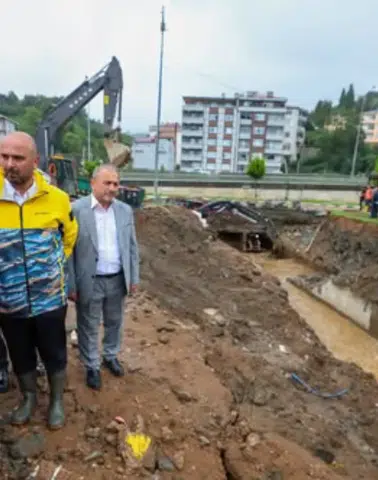 Rize Valisi İhsan Selim Baydaş, İyidere'de Afette Tıkanan Menfezleri İnceledi
