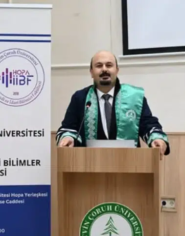 Artvin Çoruh Üniversitesi Rektörü Prof. Dr. İbrahim Aydın, Hopa İİBF'de "Terörsüz Türkiye" Temalı Açılış Dersi Verdi