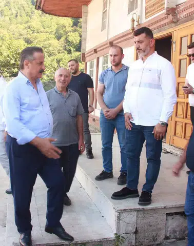 Faruk Çelik Borçka ve Kemalpaşa’da Sahaya Çıktı