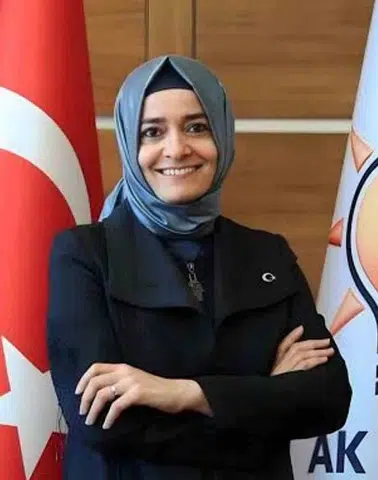 AK Parti Genel Başkan Yardımcısı Fatma Betül Sayan Kaya Görevlerinden Affını İstedi