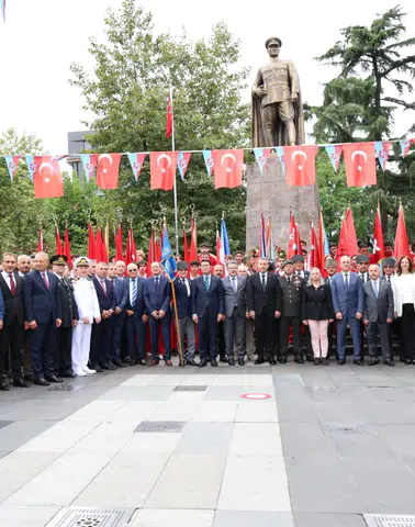Atatürk’ün Trabzon’a İlk Gelişinin 102. Yıl Dönümü Törenle Kutlandı