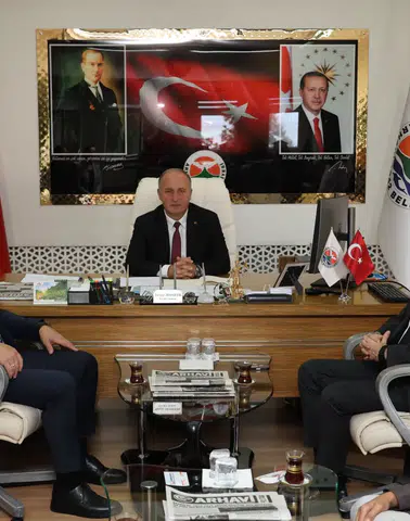 AK Parti MKYK Üyesi Muhammet Emin Saraç Arhavi’de Temaslarda Bulundu