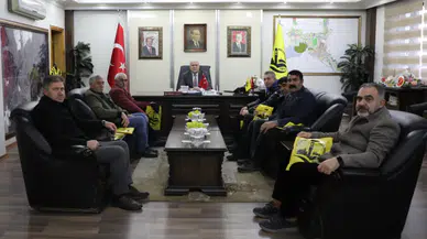 Esentepe Mahallesi Muhtarı, Şirinevler Site Yöneticisi ve Sakinleri Belediye Başkanı ile Bir Araya Geldi