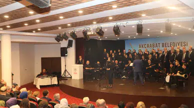 Akçaabat Belediyesi THM Korosu, Erol Günaydın Sanat Merkezi'nde Unutulmaz Bir Konser Verdi