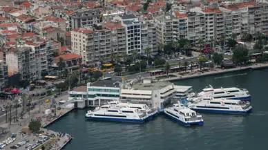 İzmir'de arabalı vapur seferleri iptal edildi