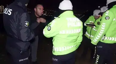 Trafik polisini gören alkollü sürücü, yolcu koltuğuna geçip, 'İspat et arabayı sürdüğümü' dedi
