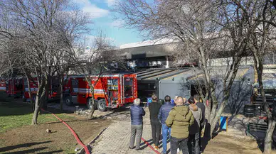 Ankara'da alışveriş merkezindeki restoranda yangın