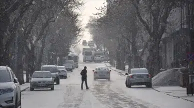 Erzurum, Ağrı, Ardahan ve Tunceli'de dondurucu soğuklar nedeniyle buzlanma meydana geldi