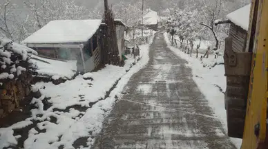 Trabzon Ortahisar Belediyesi'nden Karlı Hava Uyarısı: Sürücüler Kar Lastiği veya Zincir Kullanmaya Dikkat Edin!