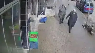 Ordu’da kuvvetli rüzgar; ağaca tutunarak ayakta kalabildi