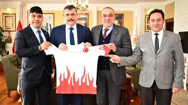 Erzurum Valisi Mustafa Çiftçi, Dünya Gençlik ve Spor Konfederasyonu İl Başkanı ve Boks Milli Takım Baş Antrenörü ile Buluştu