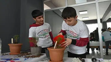 Erzurum'da 100 öğrenciden 100 fidan
