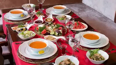 Lüks Akşam Yemeği Nasıl Hazırlanır? Sofrada Mutlaka Olması Gerekenler