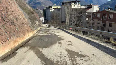 Artvin Belediyesi, Telsiz Sokak'ta Betonlama Çalışmalarına Hız Veriyor