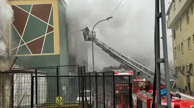 Üsküdar'da 4 katlı otoparkta yangın