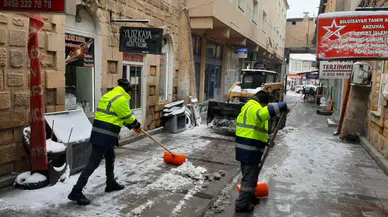 Bayburt Belediyesi kar temizliğinde yoğun mesai harcıyor