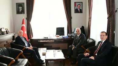 Vali Aziz Yıldırım ve Büyükşehir Belediye Başkanı Murat Zorluoğlu, Vali Yardımcısı Ali Yılmaz'ın Annesinin Vefatı Dolayısıyla Taziye Ziyaretinde Bulundu