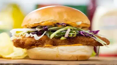 Gelinim Mutfakta çıtır çıtır tavuk burger nasıl yapılır? 25 Ocak Gelinim Mutfakta çıtır çıtır tavuk burger