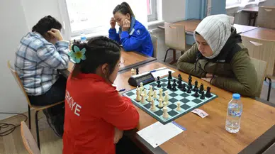 Erzurum'da İşitme Engelliler Türkiye Satranç Şampiyonası Tamamlandı