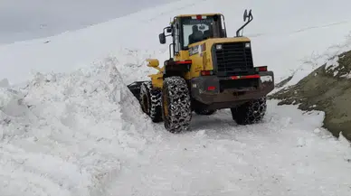 Erzurum ve Kars'ta 102 yerleşim birimine ulaşım sağlanamıyor
