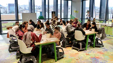 Özdemir Bayraktar Planetaryum ve Bilim Merkezi uzay meraklısı öğrencilerin gözdesi oldu