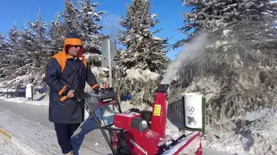 Ardahan ve Erzurum buz kesti; ağaçlarda ve çatılarda sarkıtlar oluştu
