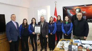 Arhavi Belediye Başkanına Voleybolculardan Teşekkür