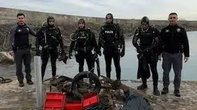 Trabzon'da Dalgıç Polisler Çevre Duyarlılığı Gösteriyor
