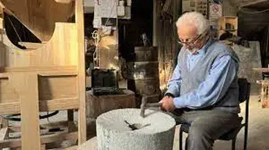 78 Yaşındaki İsmail Şimşek'in Değirmenleri Talep Görüyor
