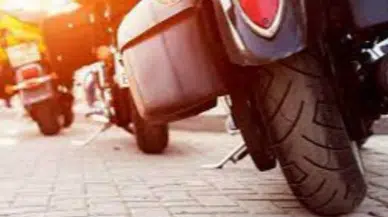 Karacabey'in o mahallesinde motorlar çalınıyor, araç lastikleri patlıyor!