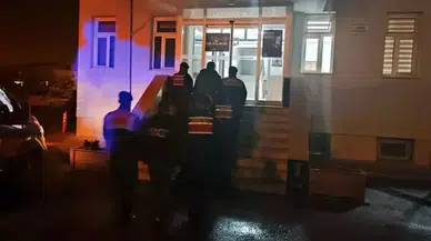 Ehliyet sınavına kopya düzeneği ile giren adayı jandarma yakaladı