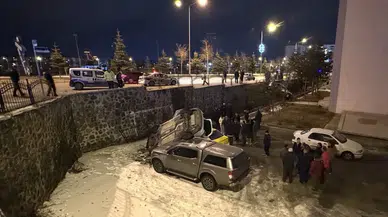 Erzurum'da Otomobiller Kaza Yaptı, Sürücüler Yaralandı