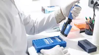 “Kozmetik ürünler, ciltte görülebilecek bazı genetik hastalıkların belirtilerini baskılıyor”