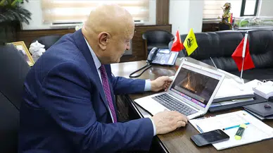 Bayburt Belediye Başkanı Pekmezci'nin, "Yılın Kareleri" oylamasında tercihi "Depremin umudu" oldu