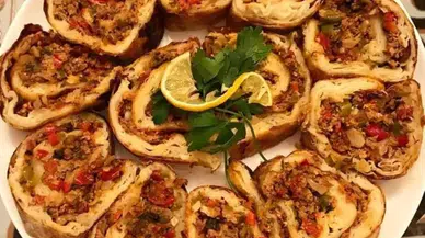 Gelinim Mutfakta Lahmacun Böreği tarifi ve malzemeleri