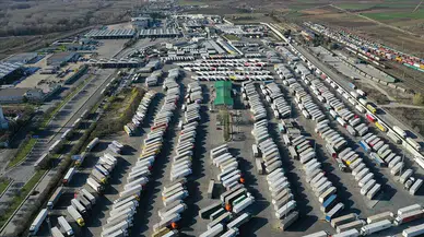 Kapıkule Gümrük Kapısı'ndan 2023'te 1 milyondan fazla tır geçiş yaptı