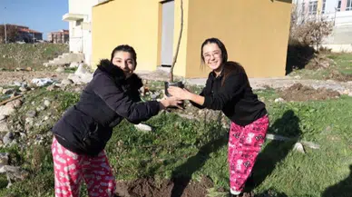 Manisa Büyükşehir gençleri toprakla buluşturdu