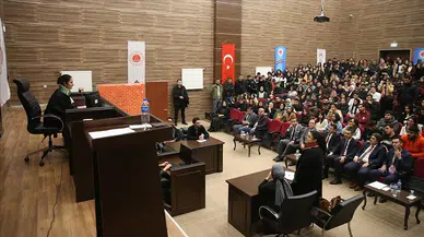 Geleceğin hukukçuları Diyarbakır'daki temsili mahkemede mesleklerini tanıdı